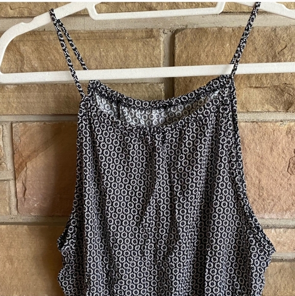 Brandy Melville Black/White Floral Spaghetti Strap Romper - EUC - Picture 5 of 6